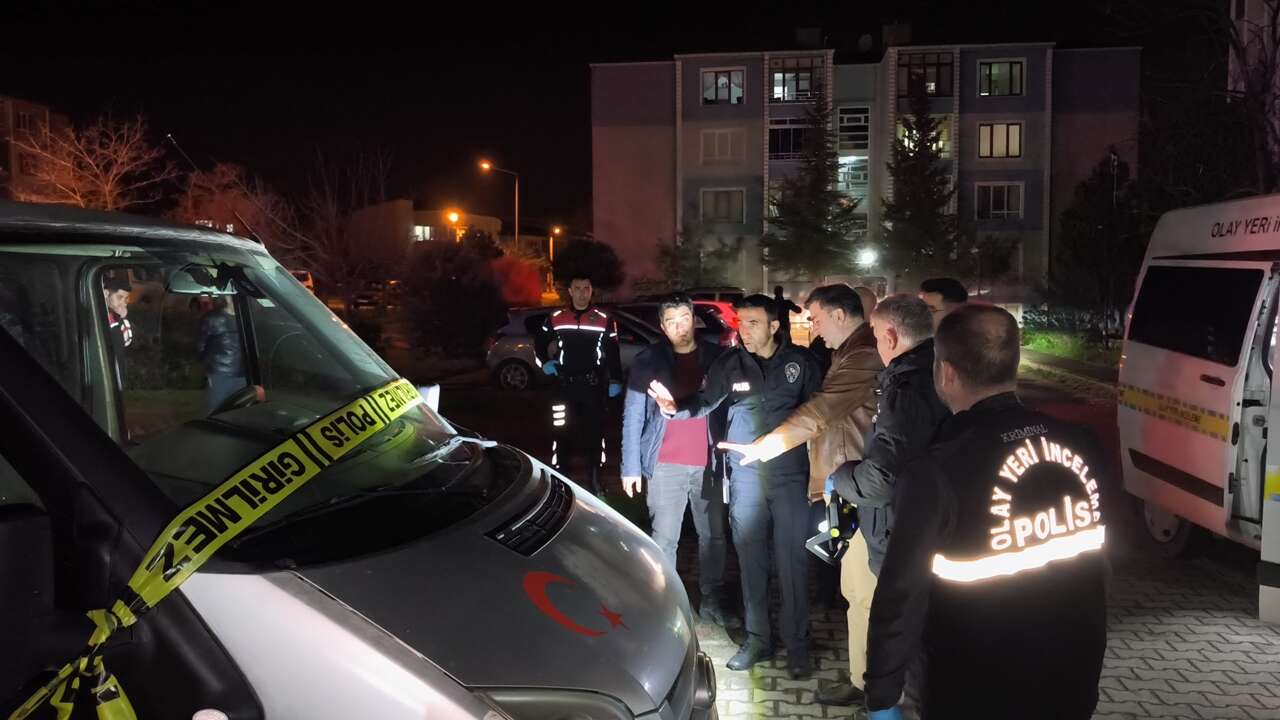 3 çocuk babası inşaat ustası, evinin önünde öldürüldü 5